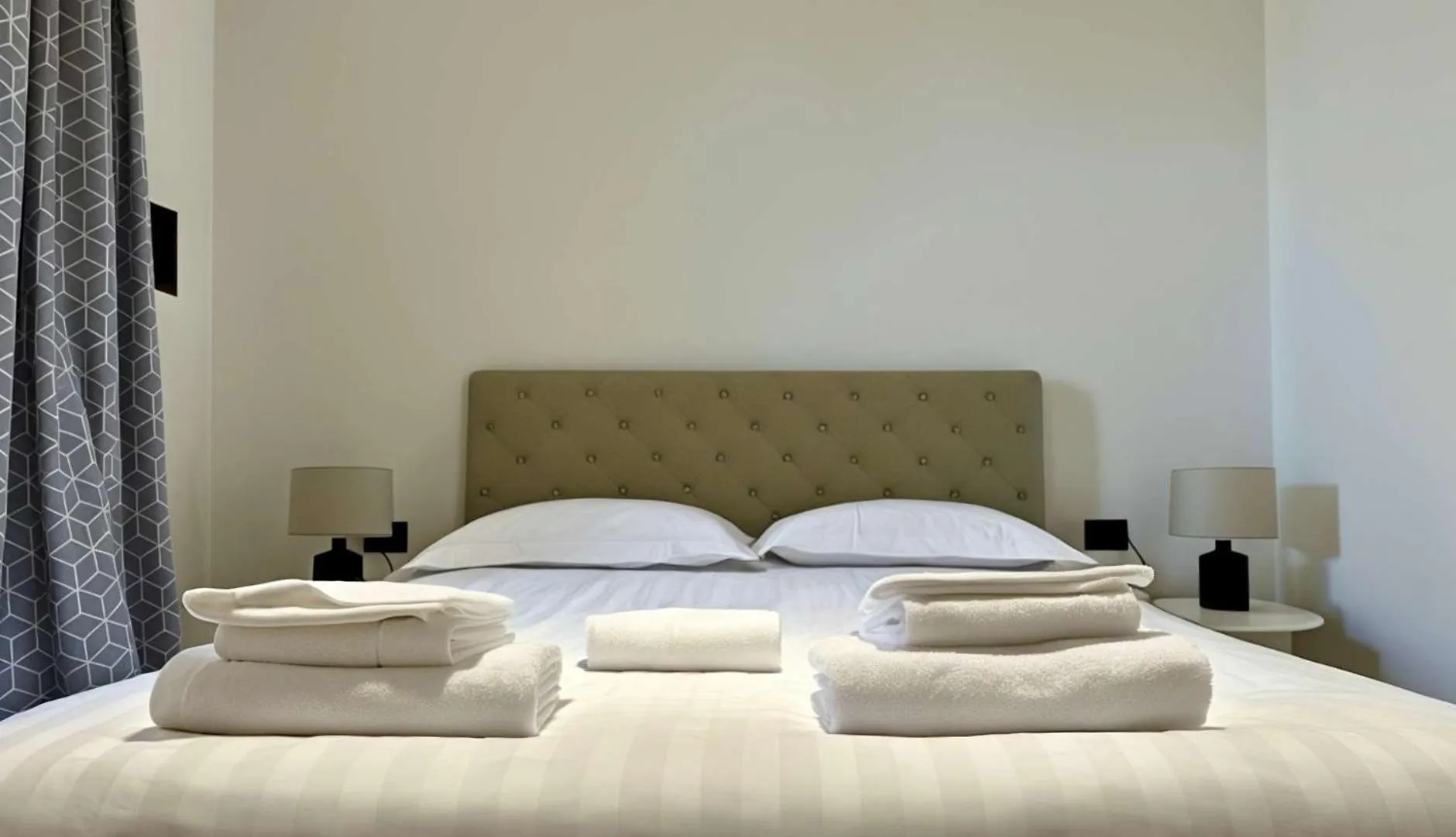 Homeby, Casa Cristina Milan 0*,